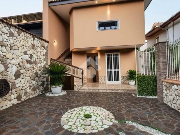 casa indipendente in vendita a Villa di Briano