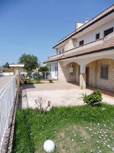 casa indipendente in vendita a Villa Literno in zona San Sossio