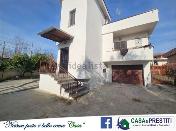 casa indipendente in vendita a Villa Literno