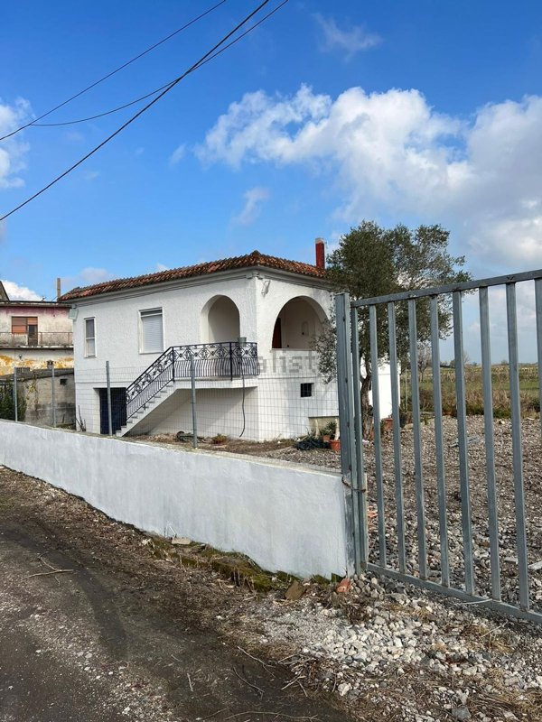 casa indipendente in vendita a Villa Literno