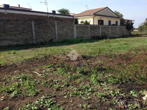 terreno edificabile in vendita a Villa Literno