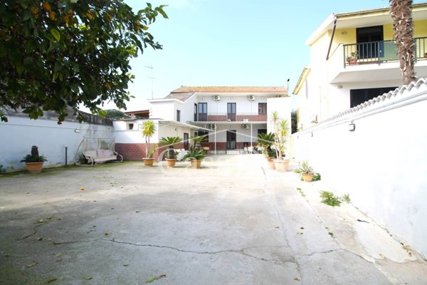 casa indipendente in vendita a Villa Literno