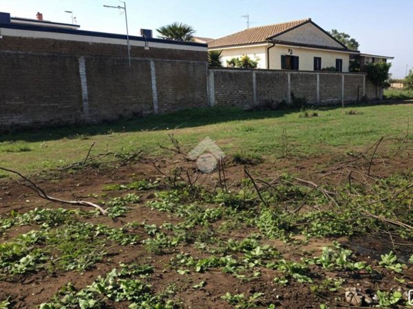 terreno edificabile in vendita a Villa Literno