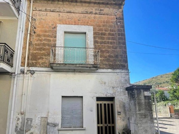 casa indipendente in vendita a Vitulazio