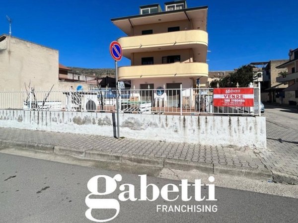negozio in vendita a Vitulazio