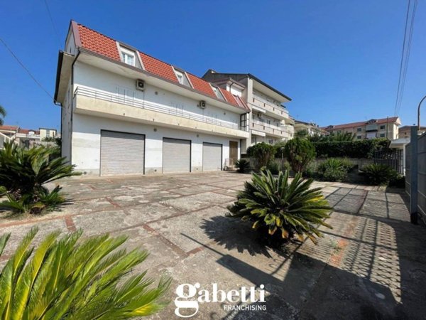 casa indipendente in vendita a Vitulazio