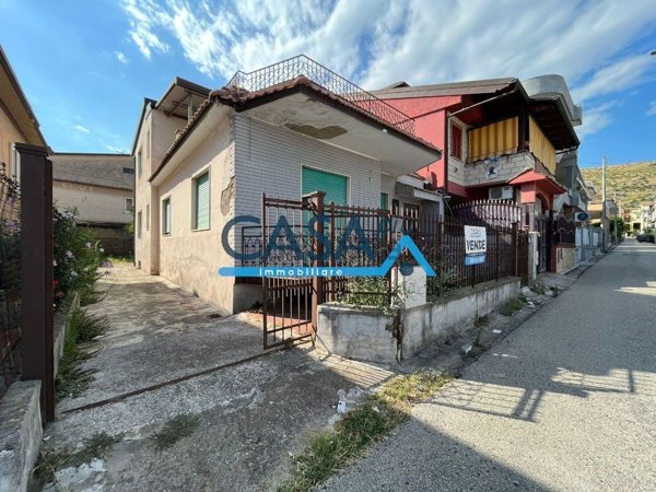 casa indipendente in vendita a Vitulazio