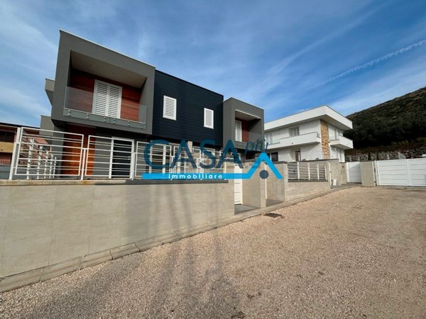 casa indipendente in vendita a Vitulazio