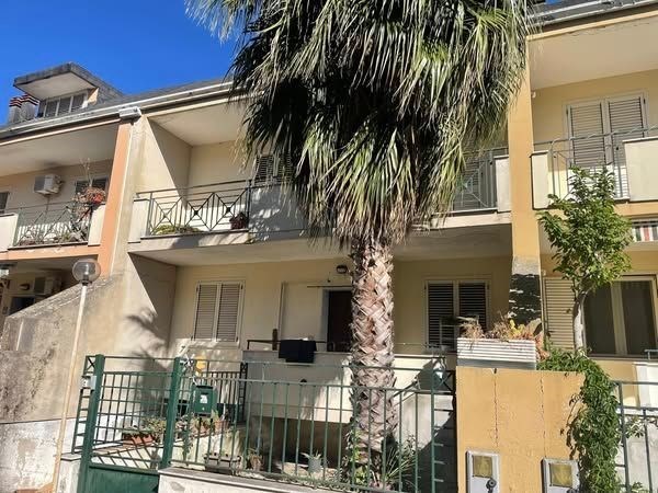 casa indipendente in vendita a Vitulazio