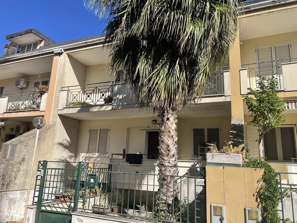 casa indipendente in vendita a Vitulazio