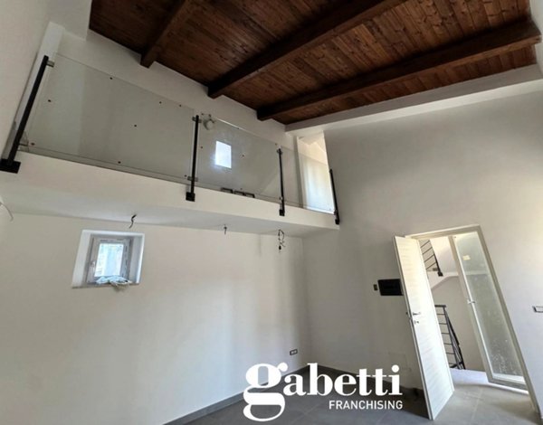 casa indipendente in vendita a Vitulazio