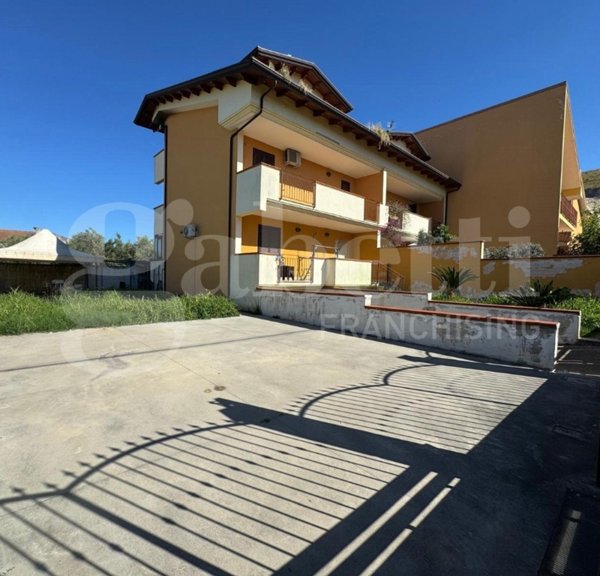 casa indipendente in vendita a Vitulazio