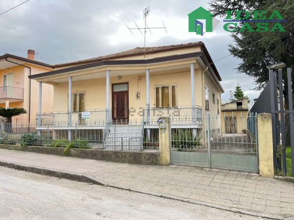 casa indipendente in vendita a Vitulazio