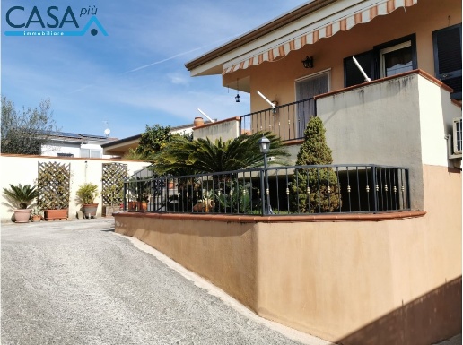 casa indipendente in vendita a Vitulazio