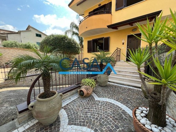 casa indipendente in vendita a Vitulazio