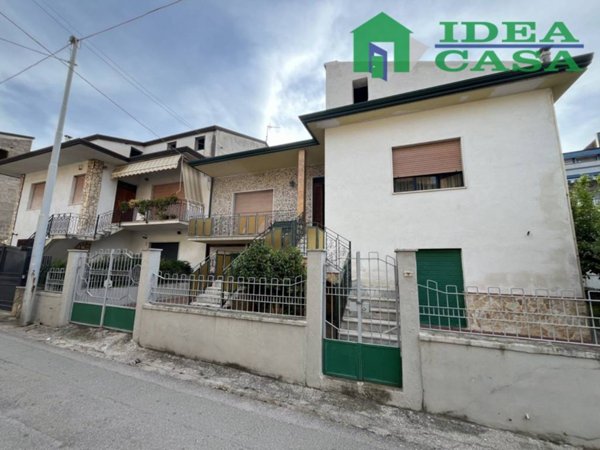 casa indipendente in vendita a Vitulazio