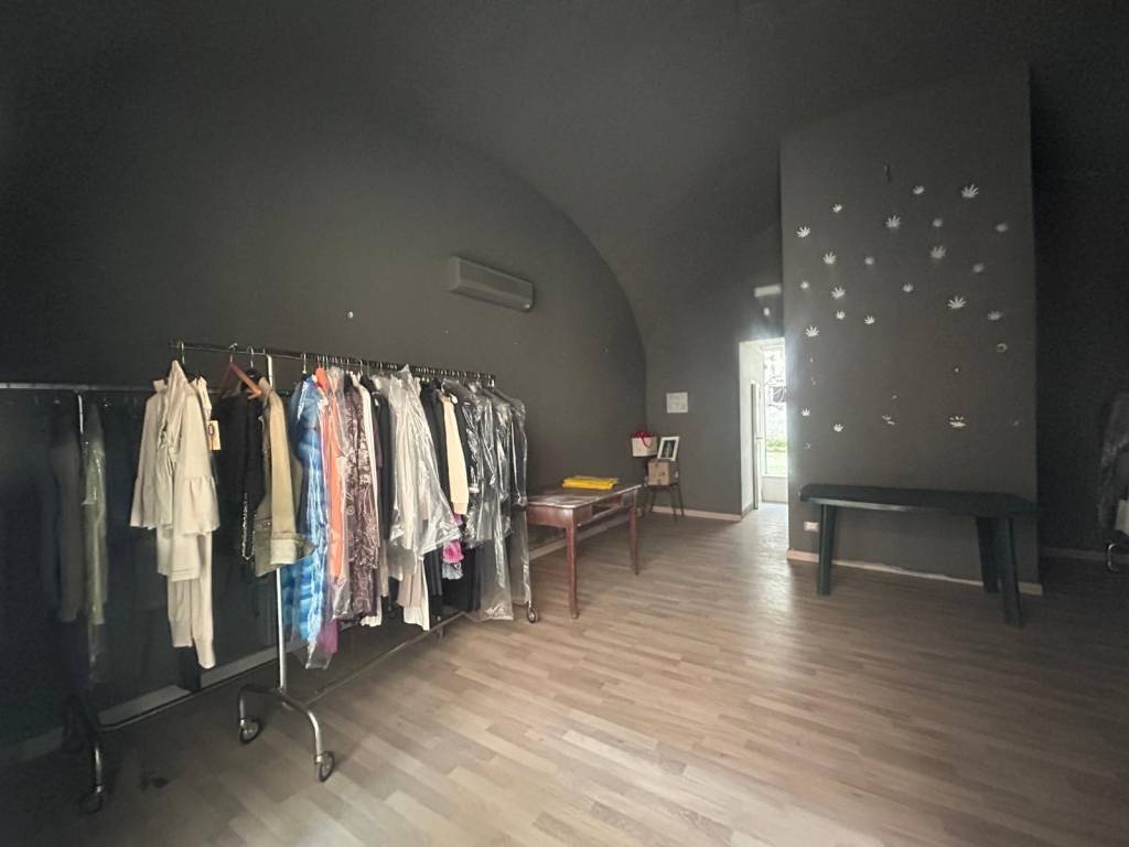 negozio in vendita a Vitulazio