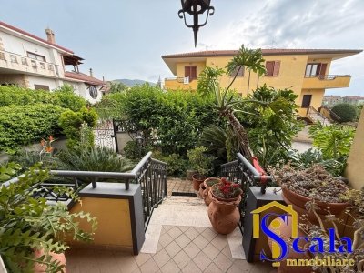 casa indipendente in vendita a Vitulazio