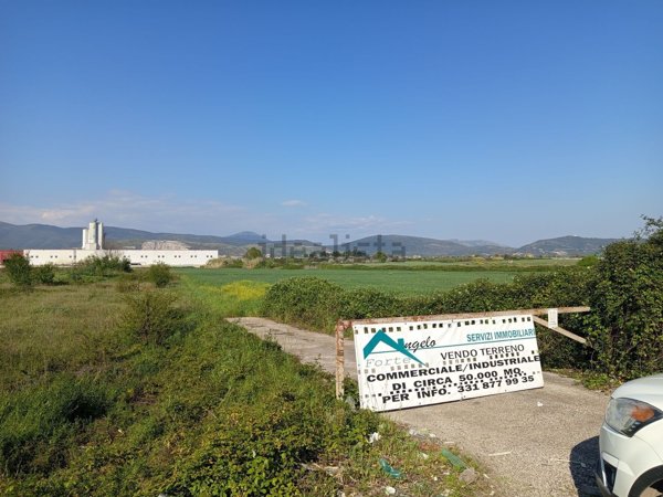 negozio in vendita a Vitulazio