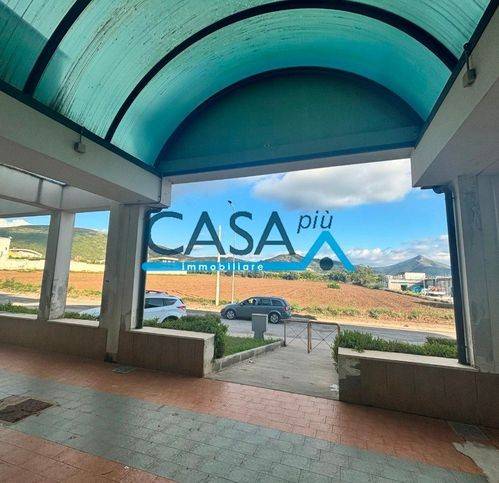 negozio in vendita a Vitulazio