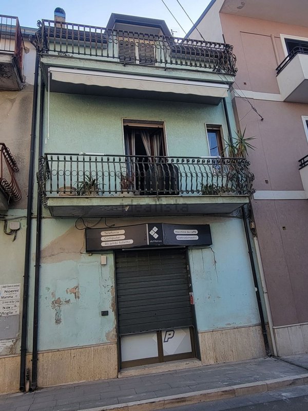 pentavano in vendita a Vitulazio