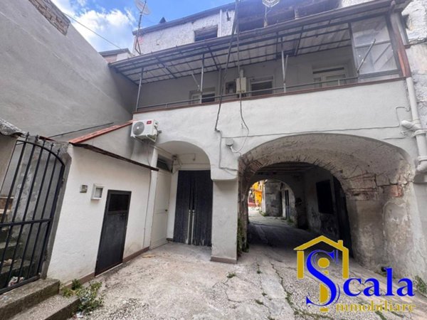 casa semindipendente in vendita a Vitulazio