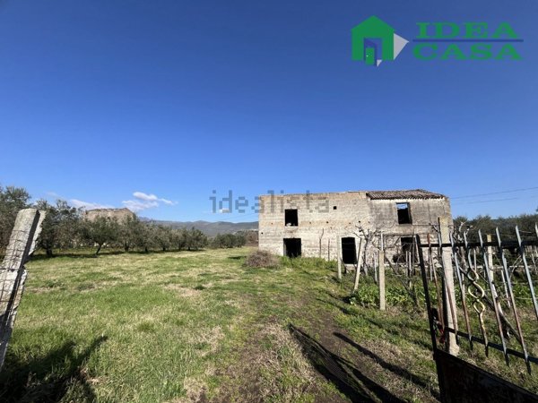 casa indipendente in vendita a Vitulazio