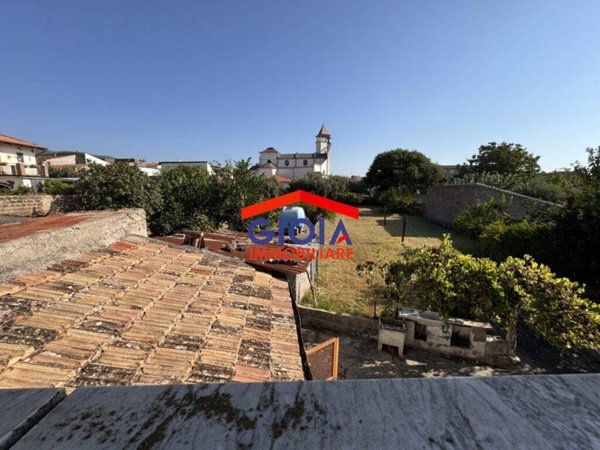 casa indipendente in vendita a Falciano del Massico