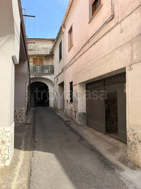 casa indipendente in vendita a Falciano del Massico