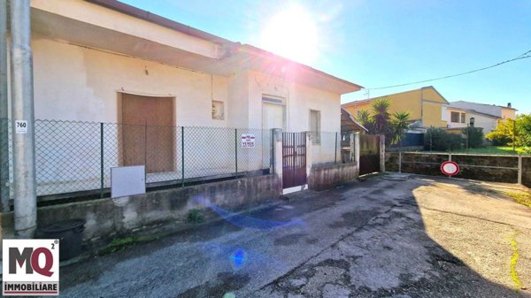 casa indipendente in vendita a Falciano del Massico