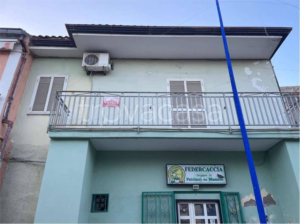 casa indipendente in vendita a Falciano del Massico