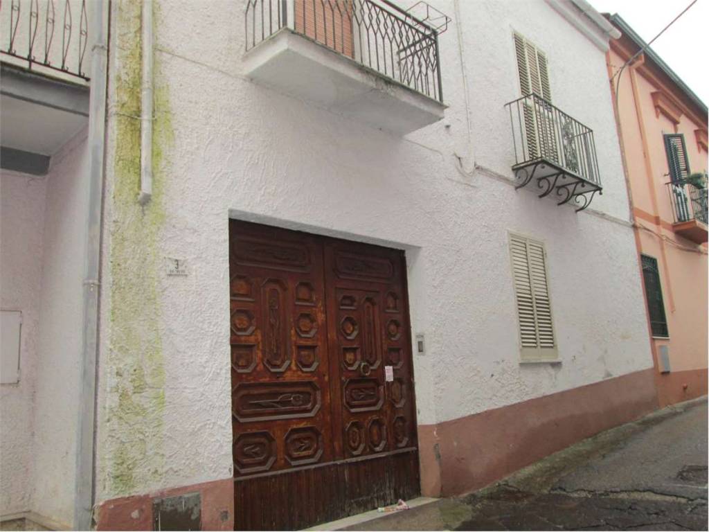 casa indipendente in vendita a Falciano del Massico