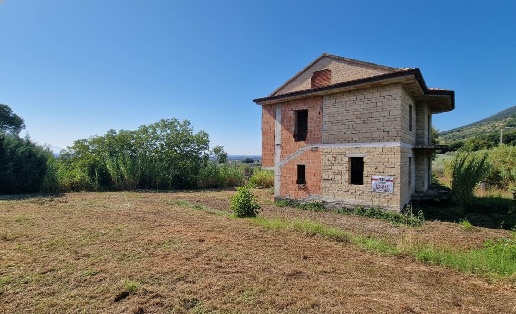 casa indipendente in vendita a Falciano del Massico