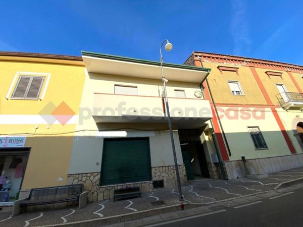casa indipendente in vendita a Falciano del Massico