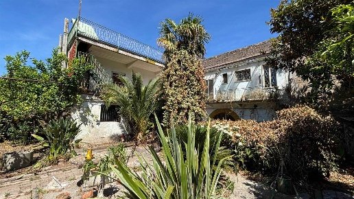 casa indipendente in vendita a Falciano del Massico