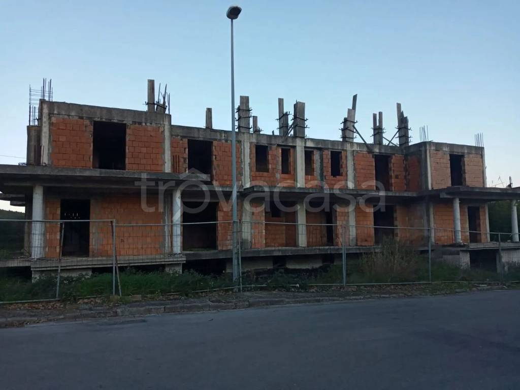 casa indipendente in vendita a Falciano del Massico