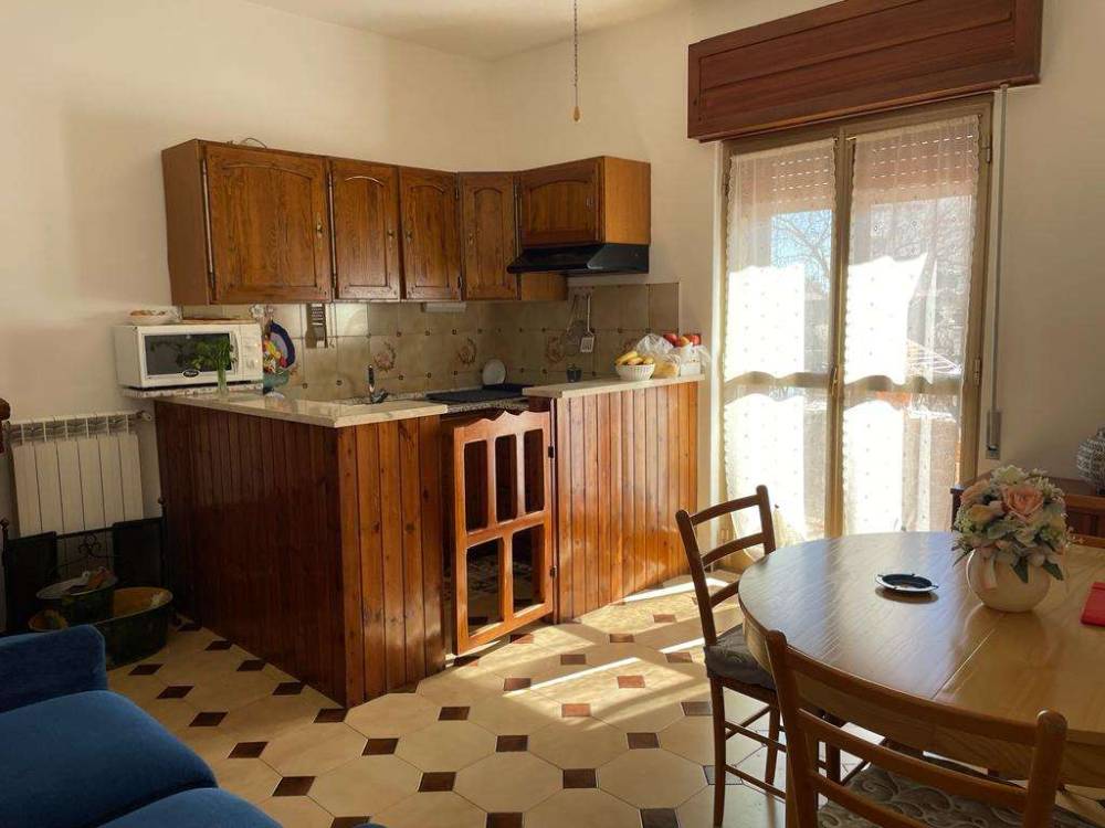 intera palazzina in vendita a Falciano del Massico