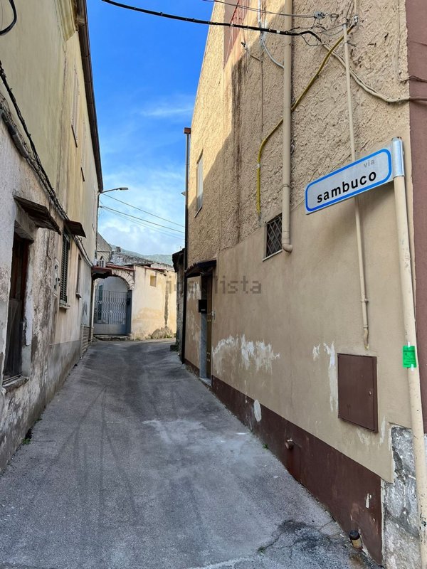 casa indipendente in vendita a Falciano del Massico