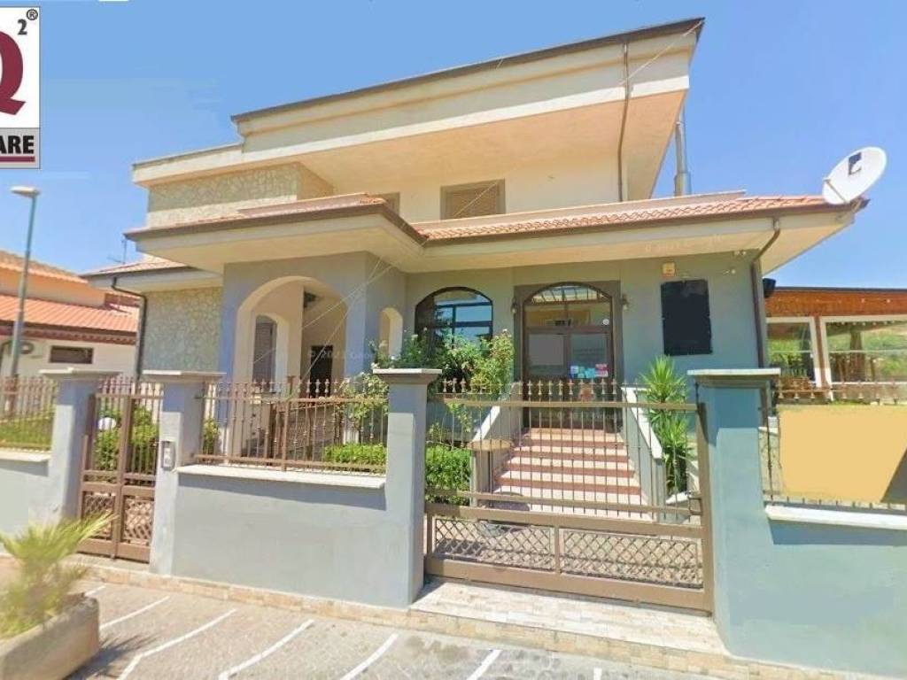 casa indipendente in vendita a Falciano del Massico