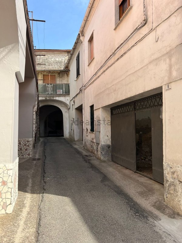 casa indipendente in vendita a Falciano del Massico