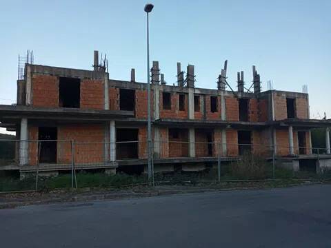 intera palazzina in vendita a Falciano del Massico