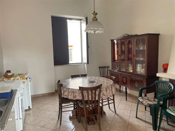 casa indipendente in vendita a Falciano del Massico
