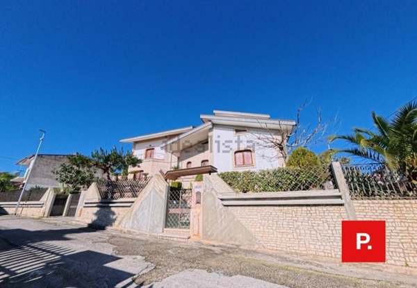 casa indipendente in vendita a Falciano del Massico