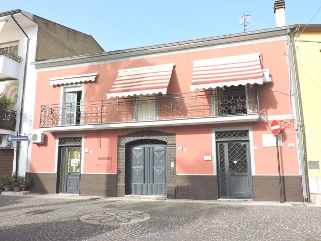 locale commerciale in vendita a Cellole