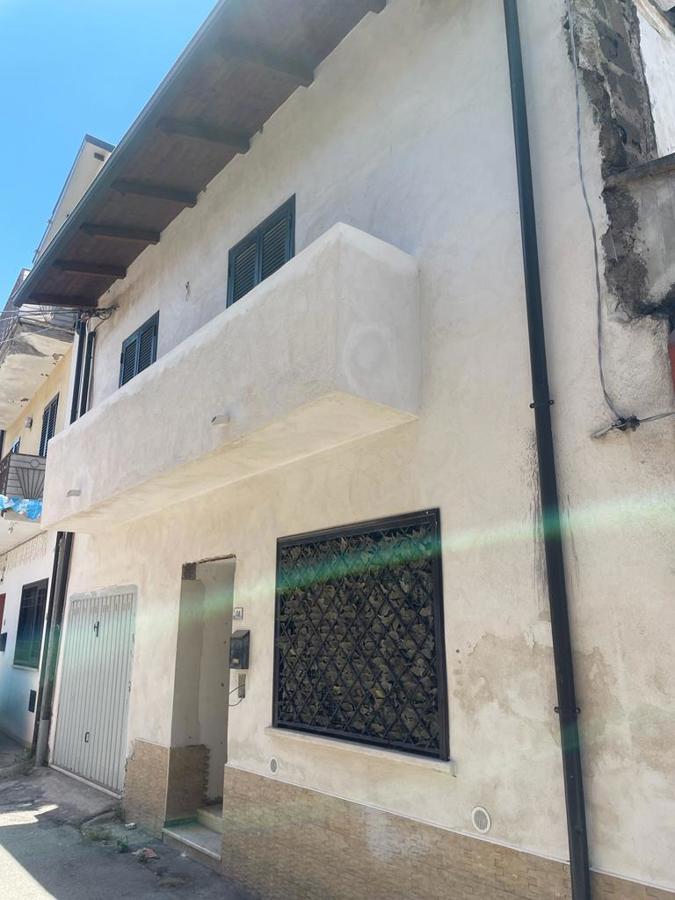 casa indipendente in vendita a Cellole