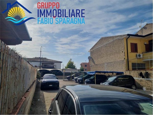 locale commerciale in vendita a Cellole