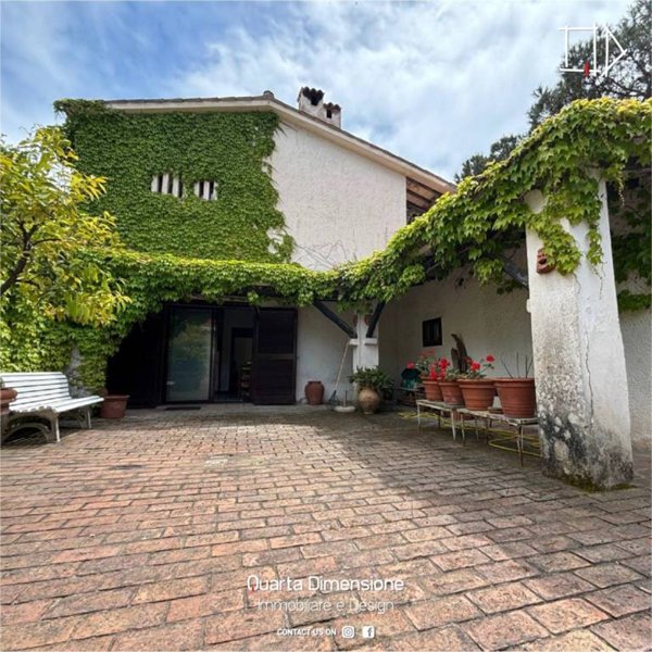 casa indipendente in vendita a Cellole