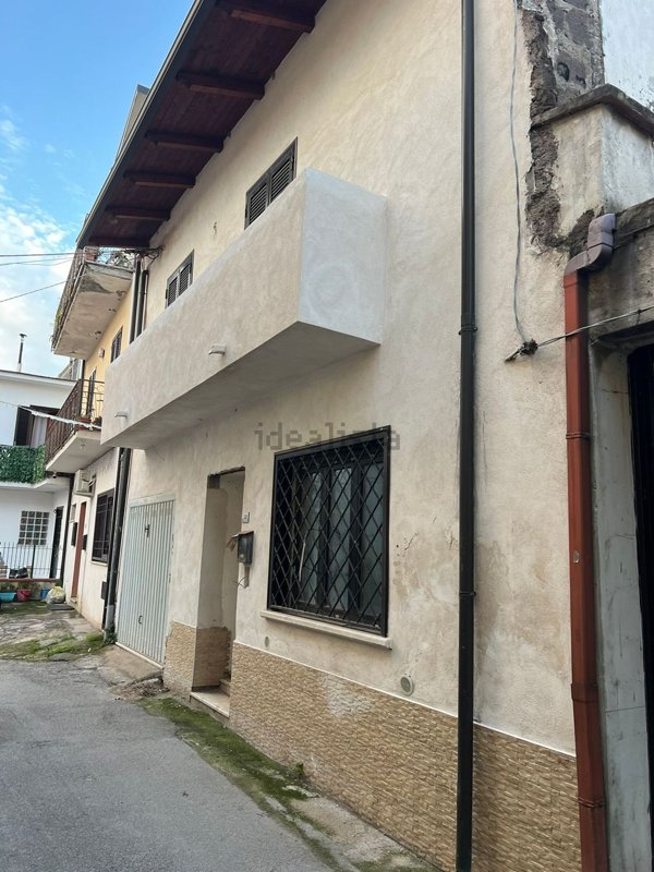 casa indipendente in vendita a Cellole