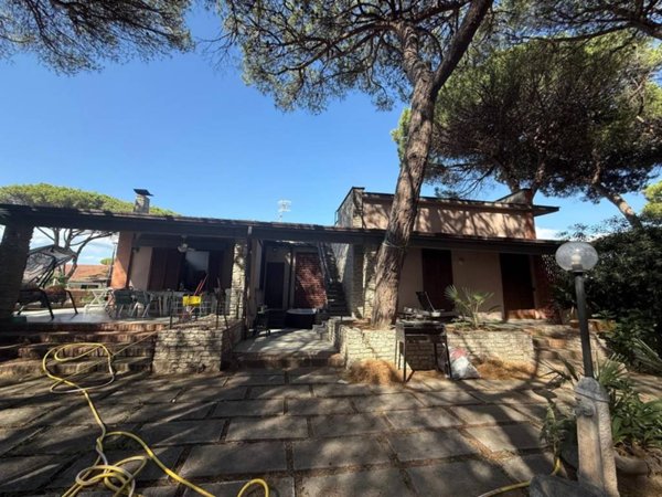 casa indipendente in vendita a Cellole