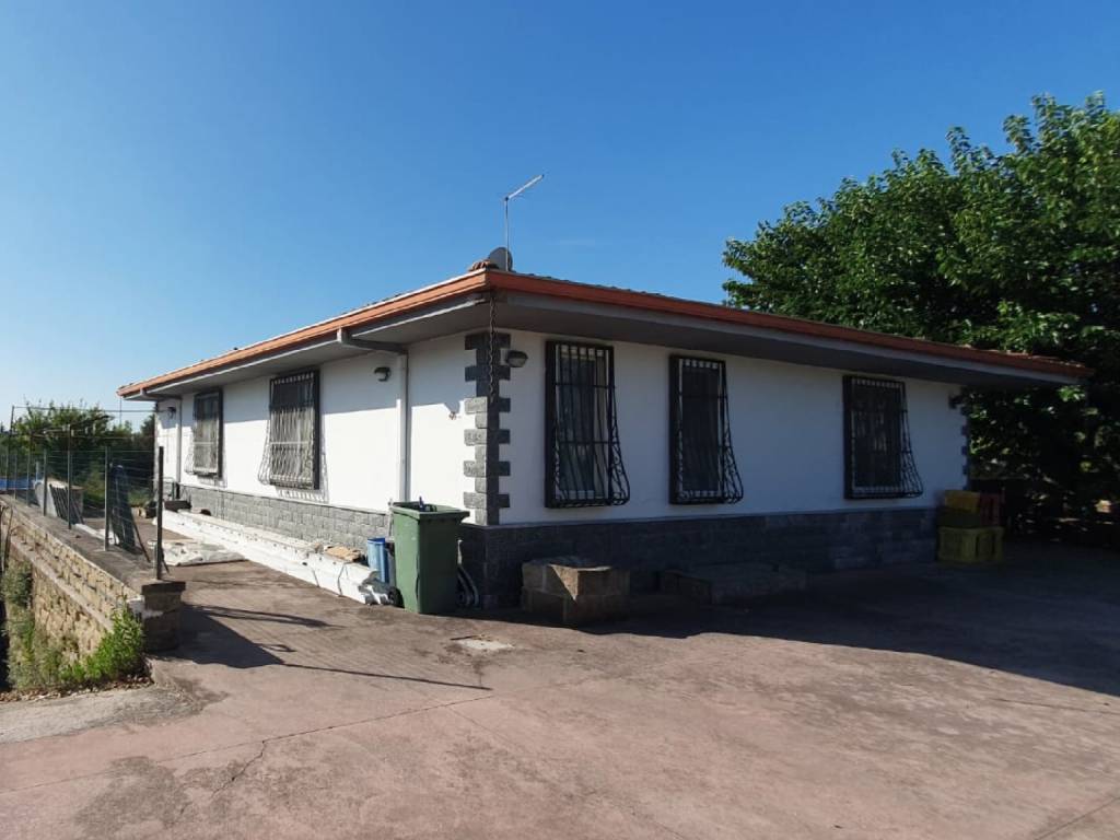 casa indipendente in vendita a Cellole